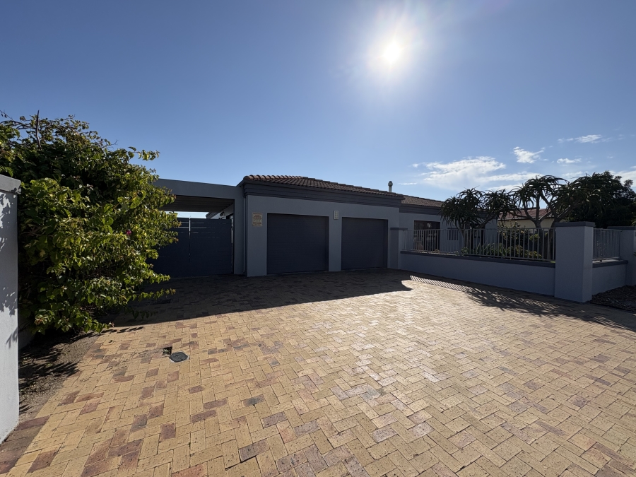 4 Bedroom Property for Sale in Yzerfontein Western Cape